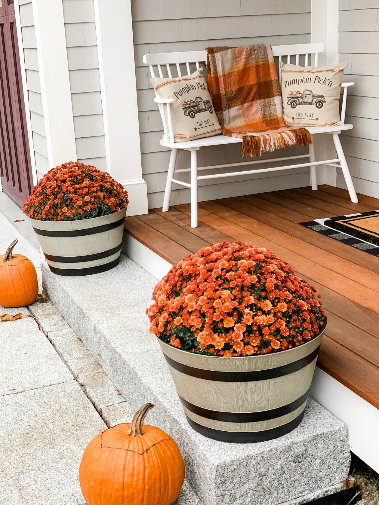 Fall front porch decor - Steph Read Blog