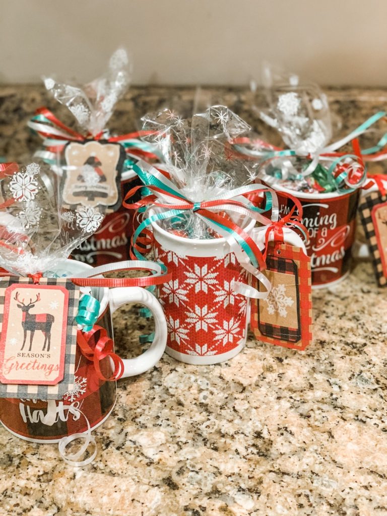 DIY Holiday Mug Gifts with ribbons and gift tags